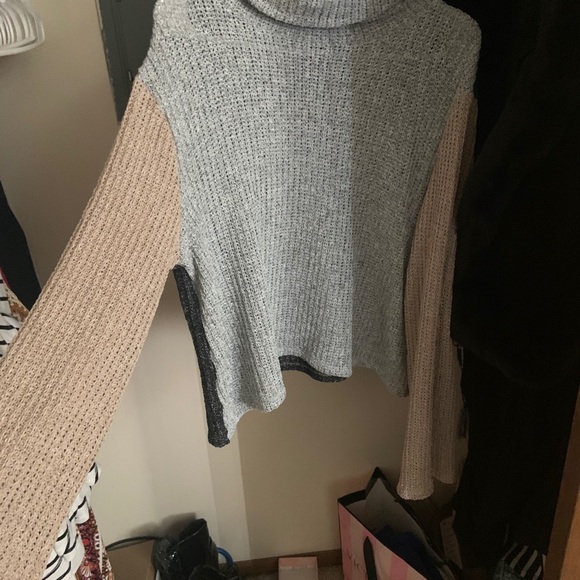 FASHION NOVA COLORBLOCK SWEATER - Picture 5 of 5